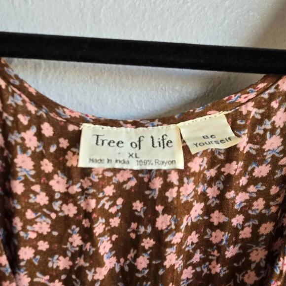 Tree of Life Floral Maxi Dress - Picture 3 of 8